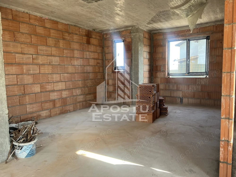 Duplex P+E, despartire prin camera tehnica, 4 camere, in Sanandrei