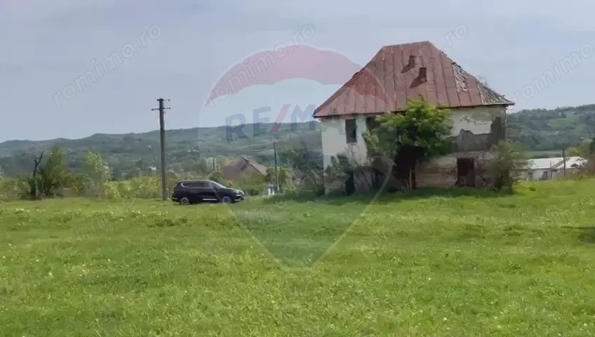 Fost Conac cu padure si teren 54h Fost Conac cu padure si teren 54h