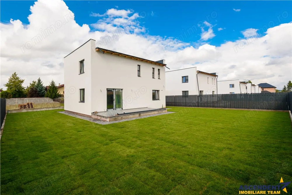 Design minimalist, rafinament maxim – Casa ta moderna in Sanpetru