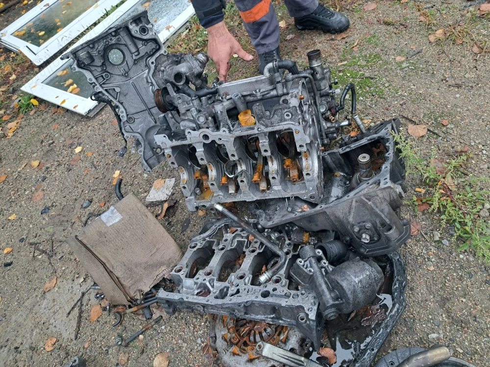 Vând bloc motor și alte piese de Toyota Rav 4,motor 2.2 diesel,150 cp,an 2010