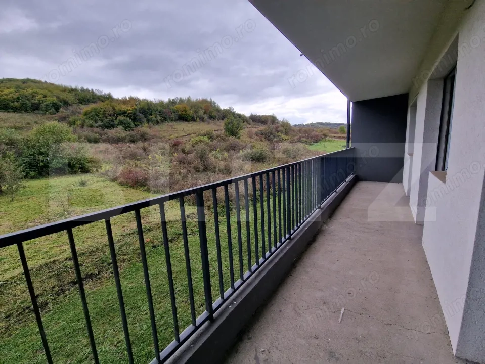 Apartament cu 3 camere, 62 mp, terasa cu panorama, parcare cu CF, zona Terra