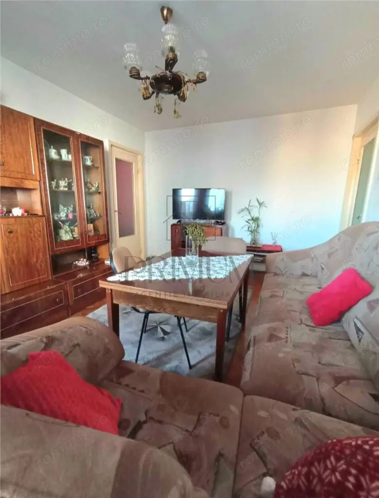 DACIA - 4 CAM - BOXA - CENTRALA AC - ZONA EXCELENTA
