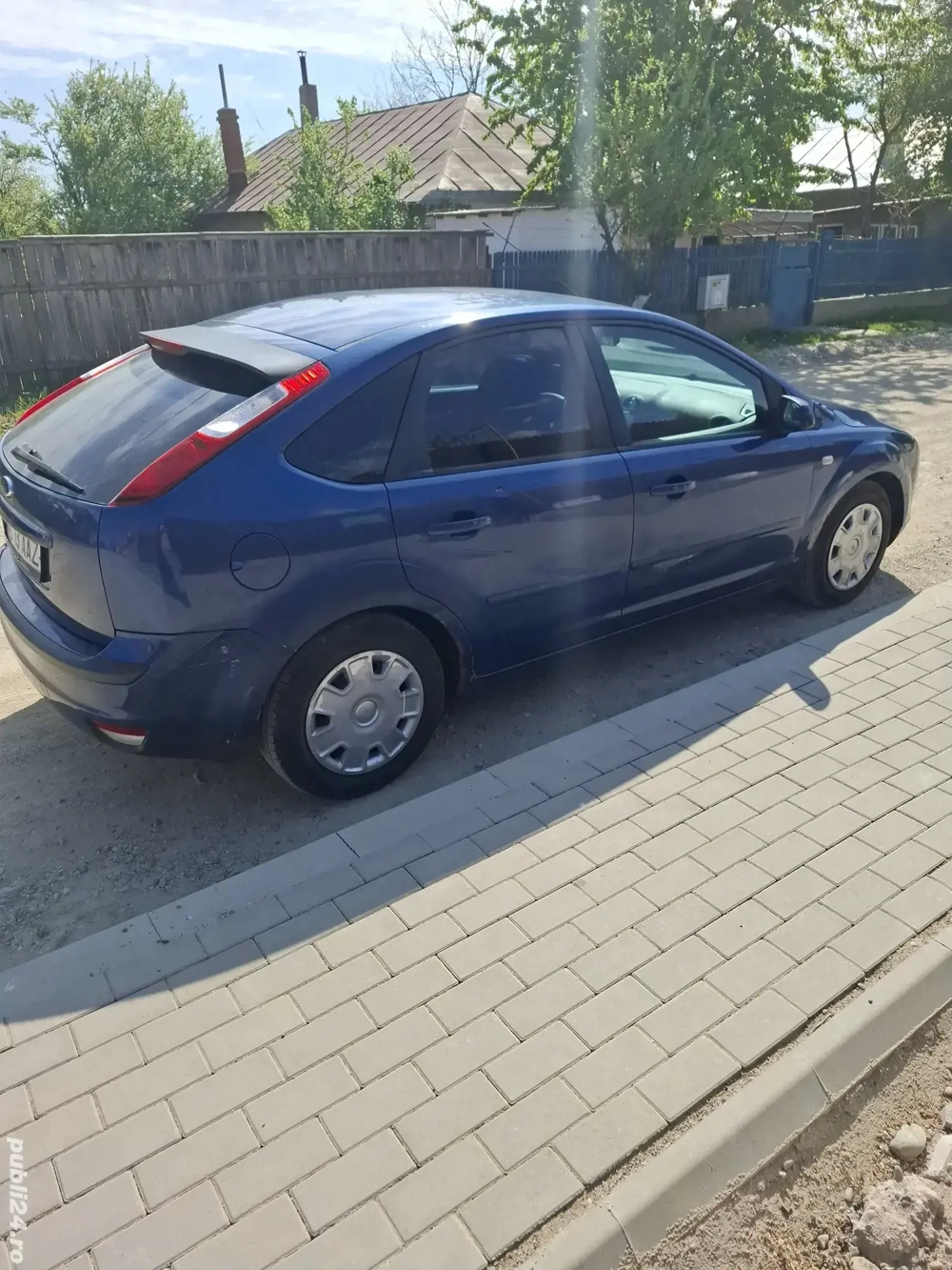 Vând Ford focus 2 1,6 benzina 