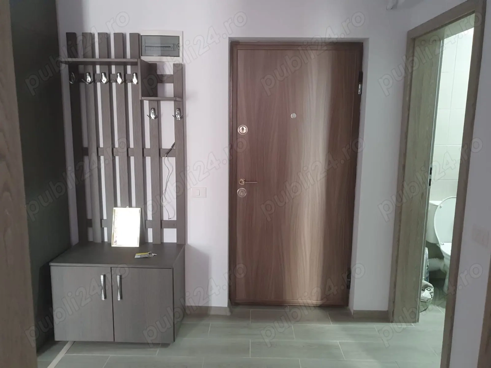 Închiriez apartament  Închiriez apartament