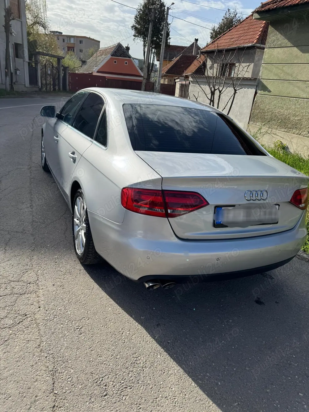 Vand Audi a 4 argintiu Vand Audi a 4 argintiu