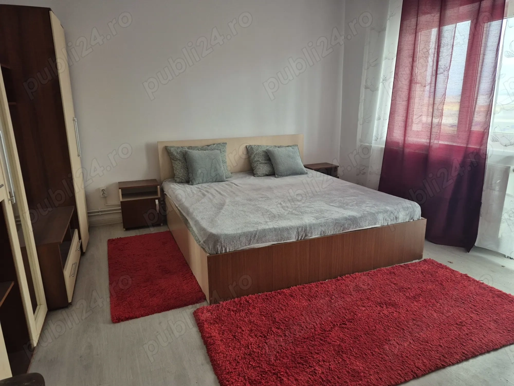 Închiriez apartament 3 camere