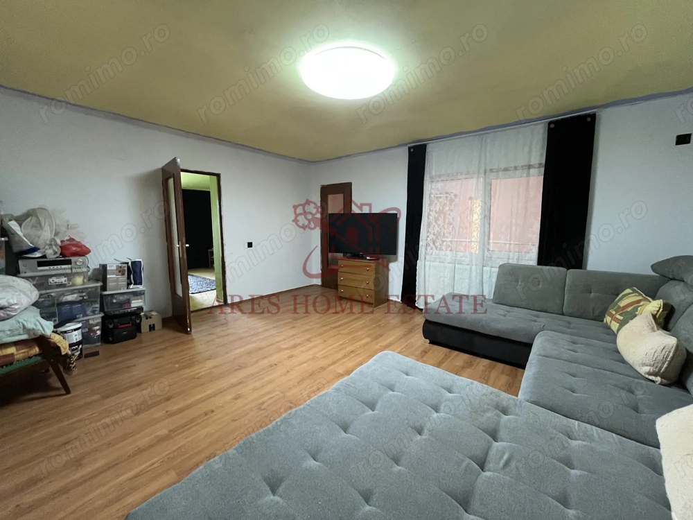 Casă individuală P+1+pod, pe piloni cu panouri solare