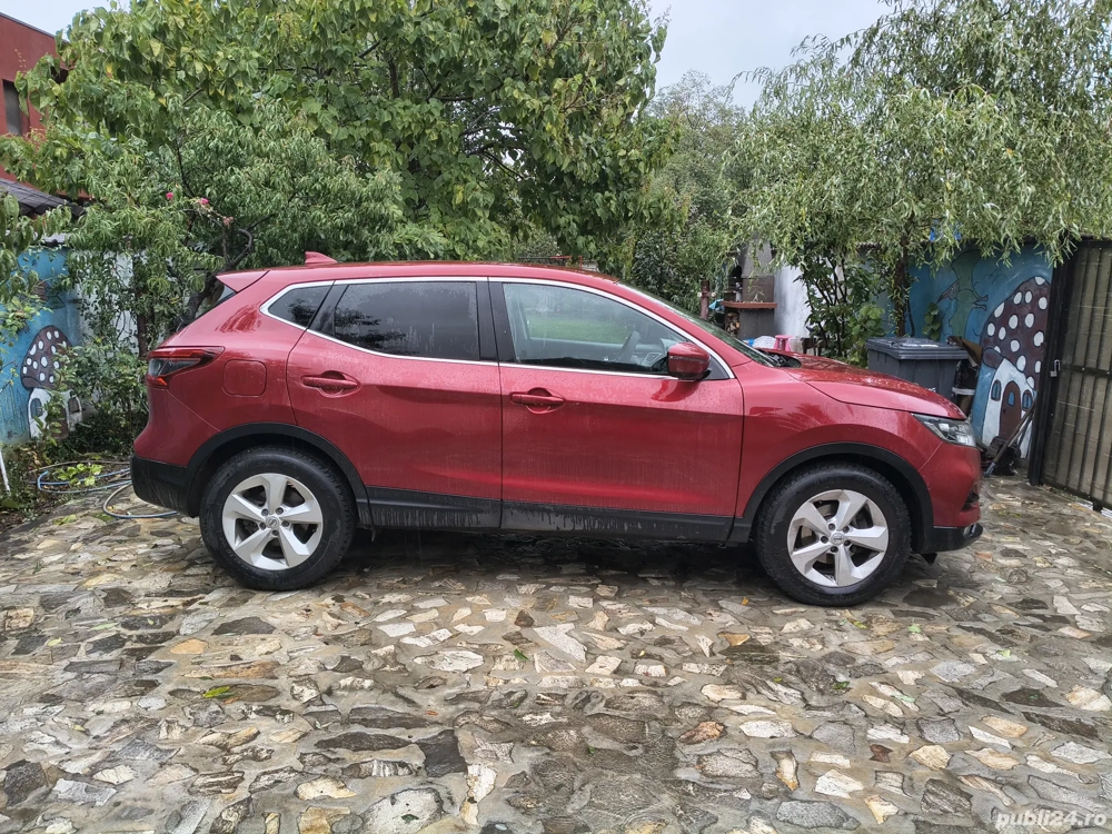 vand nissan qashqai 2018