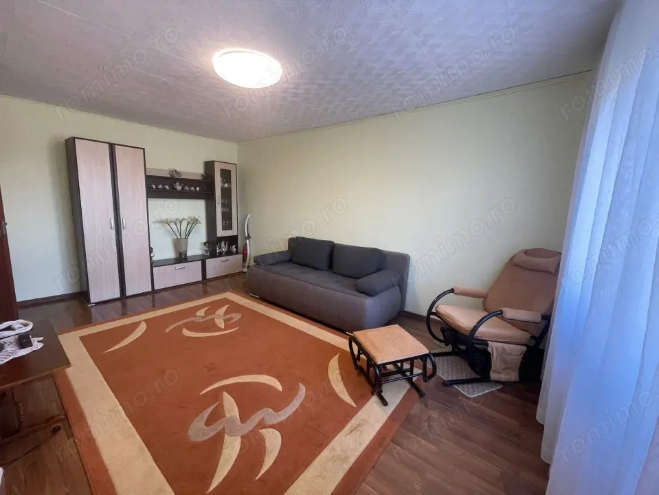 Vânzare apartament 3 camere, etaj 1, situat în Rovinari, strada Termocentralei