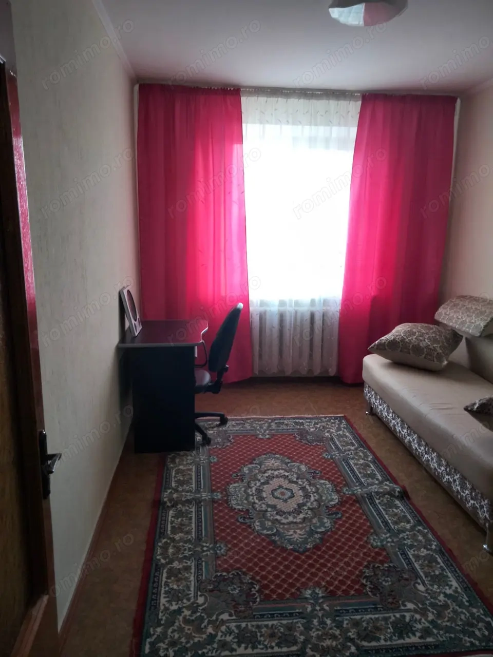 De vanzare apartament 2 camere in zona Aradului