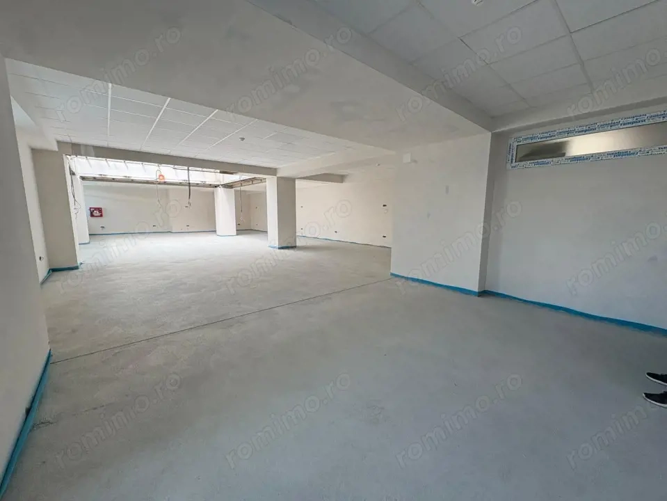 Închiriere spațiu birou *236 mp - ultracentral * - trafic intens