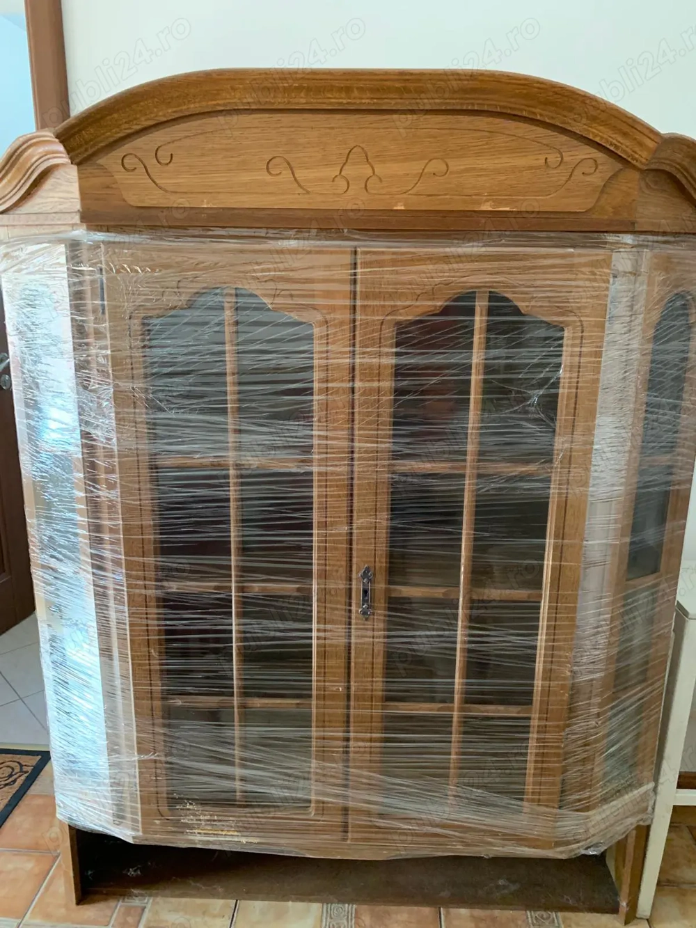 vind mobila de stejar si cires in stare foarte buna. 