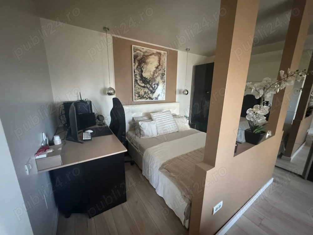 Garsoniera de vanzare- pozitie excelenta -open space-centrala proprie-mobilata