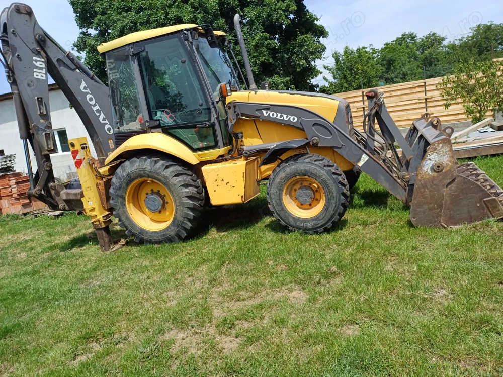Buldoexcavator Volvo BL61