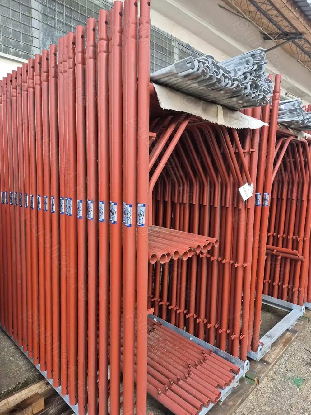 Vindem schela metalica