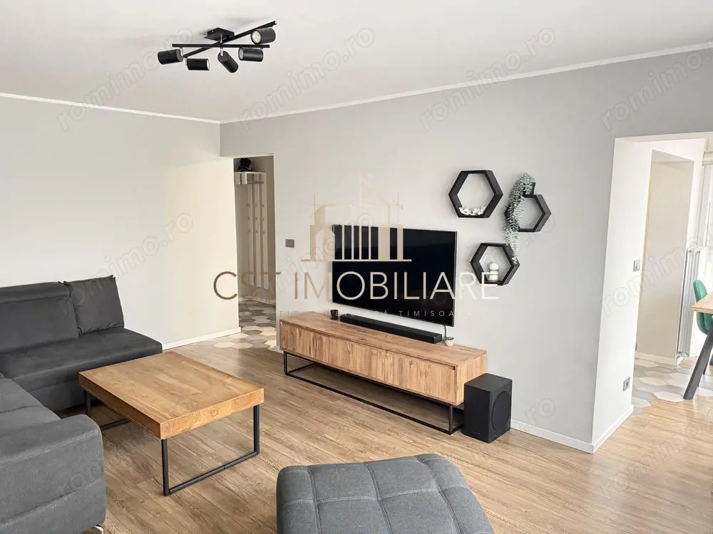 Apartament 3 camere decomandat – Zona Soarelui,