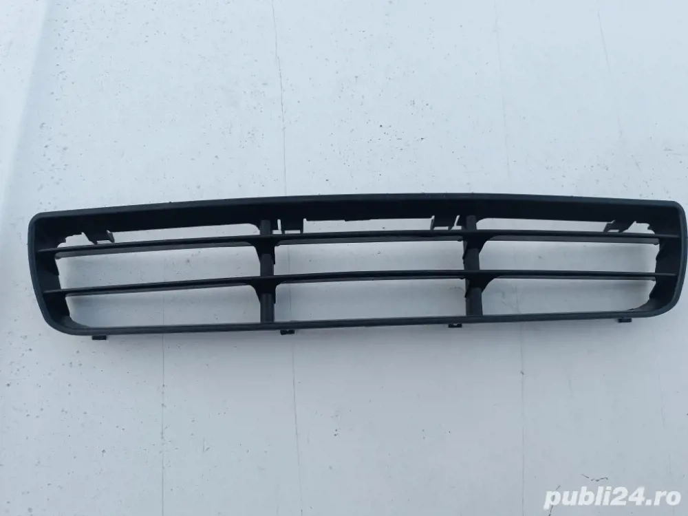 Grilă bara fata Volkswagen Bora 