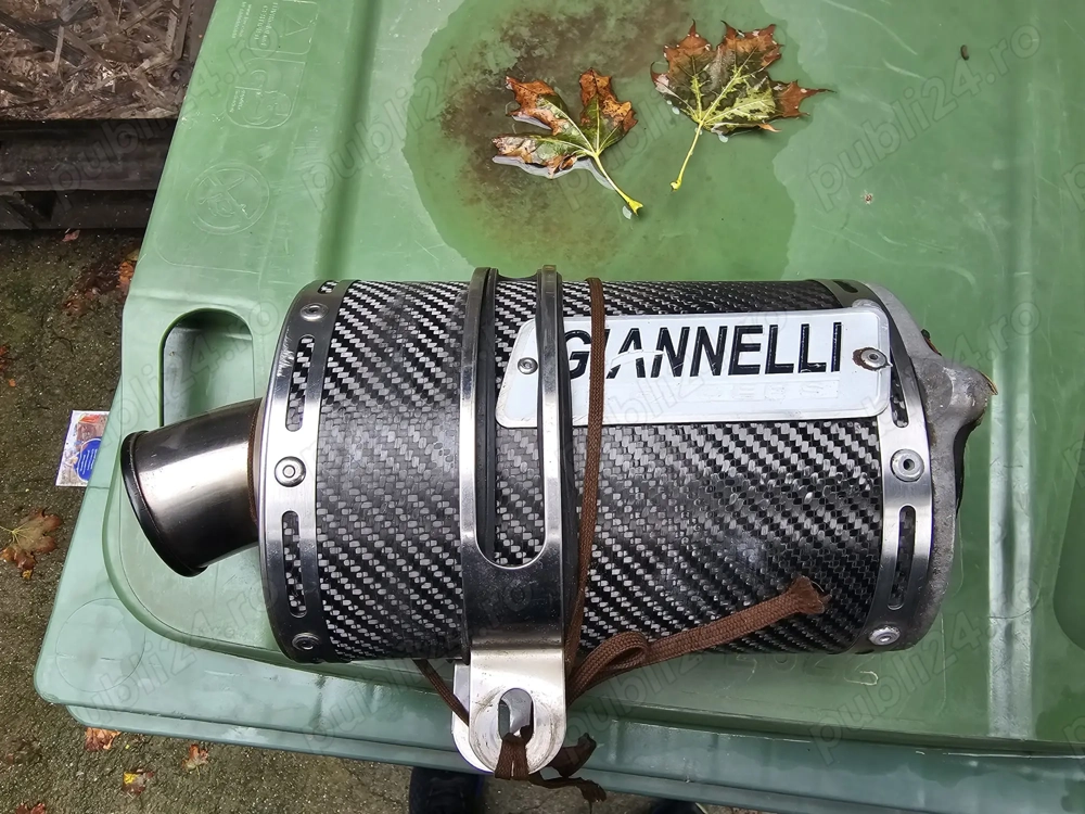 Toba scurta carbon, Giannelli, prindere in 3 suruburi pt Honda, Yamaha, Suzuki, Kawasaki