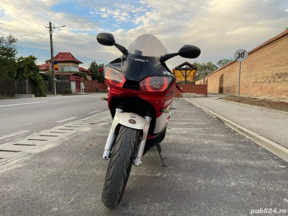Vând yamaha r6 Vând yamaha r6