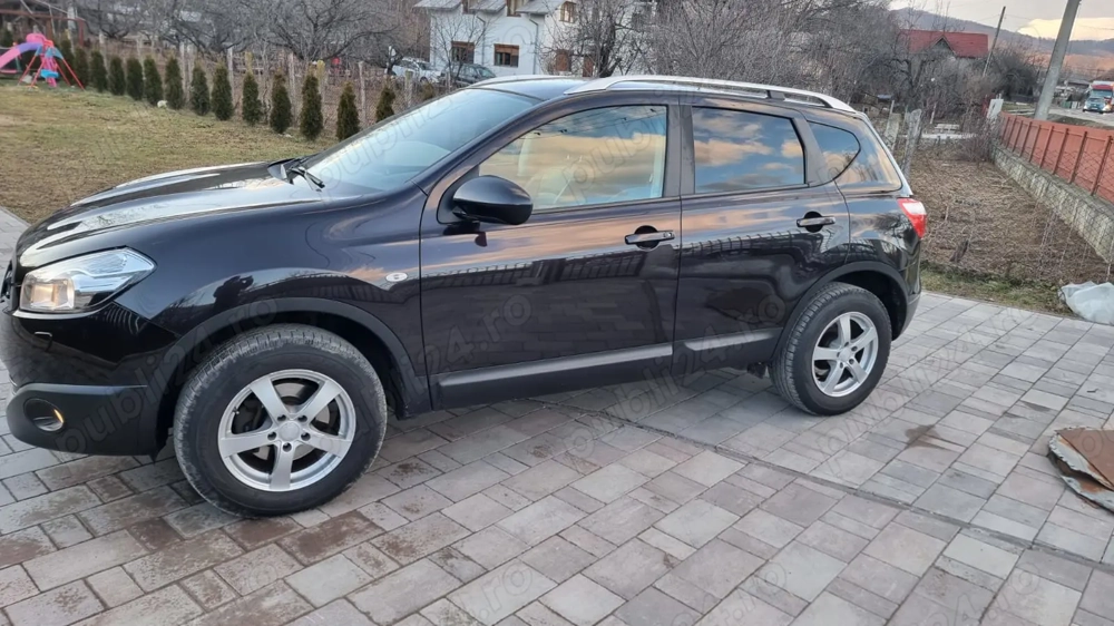 Nissan Qashqai 2.0 dCi DPF tekna 4X4 Nissan Qashqai 2.0 dCi DPF tekna 4X4