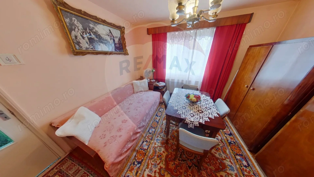 Apartament cu 3 camere de vânzare, strada 1 mai