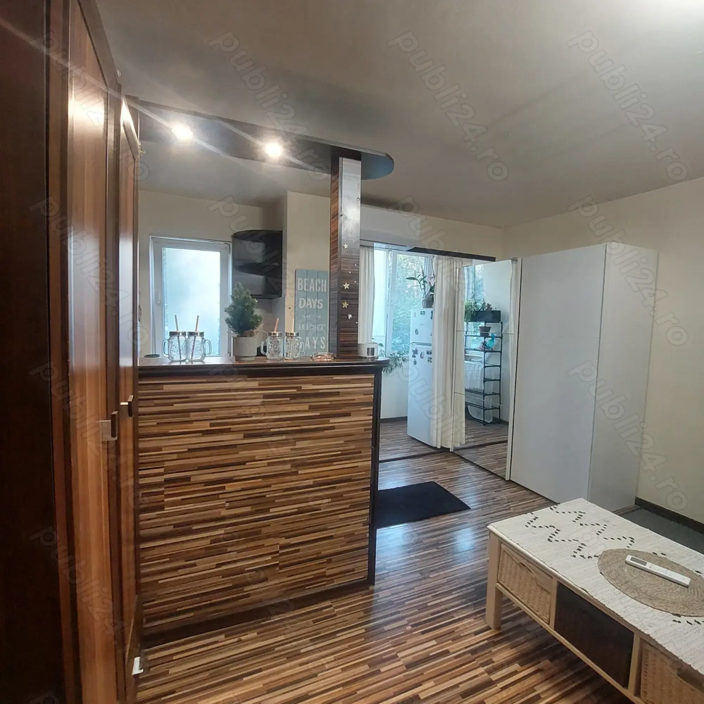 Vand garsoniera et. 1 Vand garsoniera et. 1