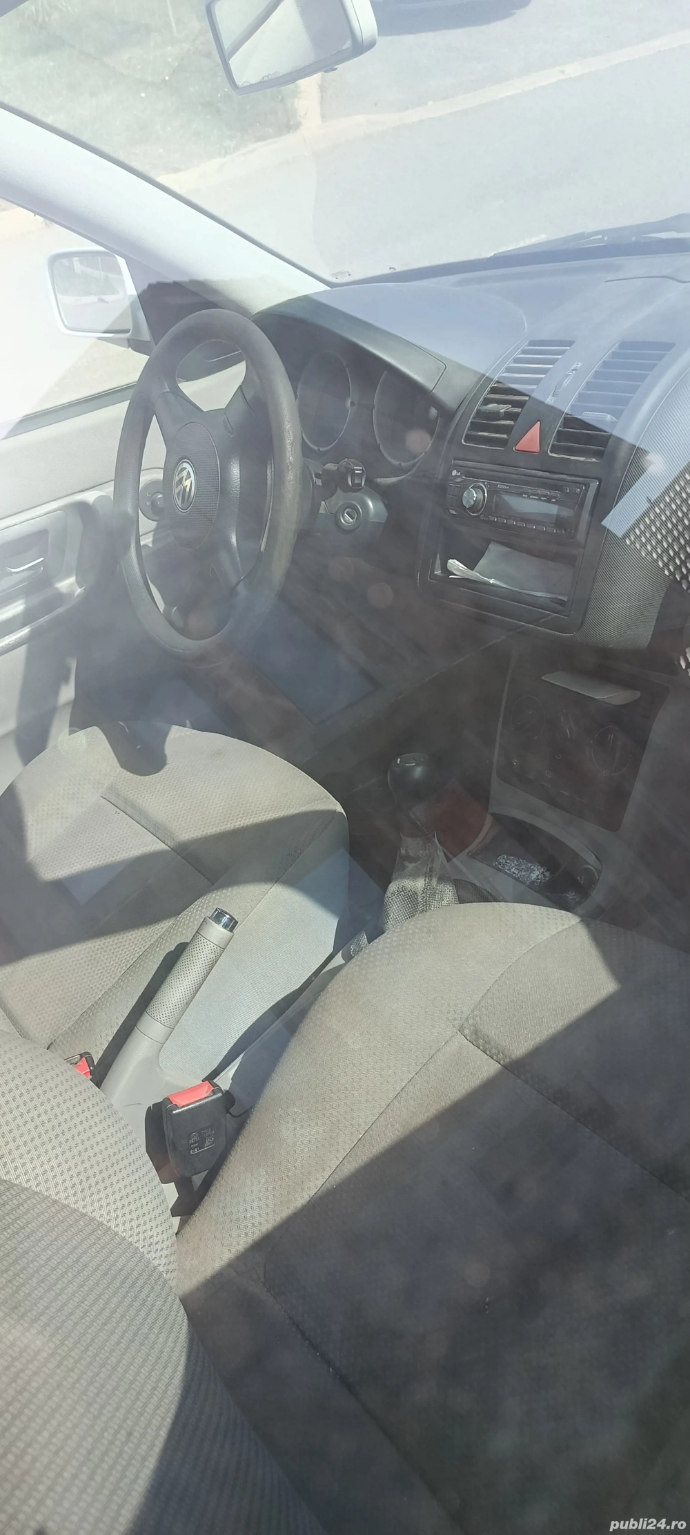 Vând Volkswagen Polo 