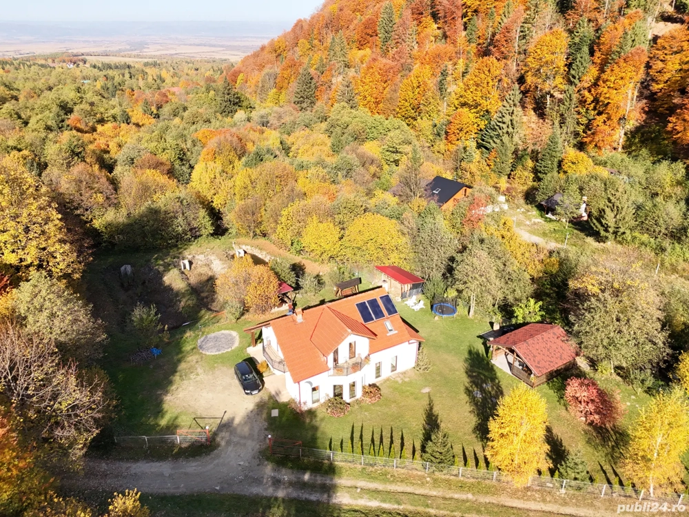 Cabană de închiriat zona Sambata de Sus - Sat Vacanta Lisa [Ocupat de Revelion]