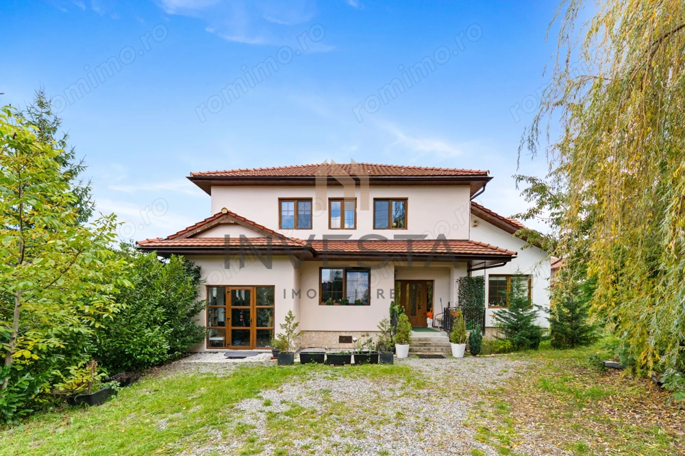 Resedinta impunatoare cu teren generos de 2.012 mp in Buna Ziua! Resedinta impunatoare cu teren generos de 2.012 mp in Buna Ziua!