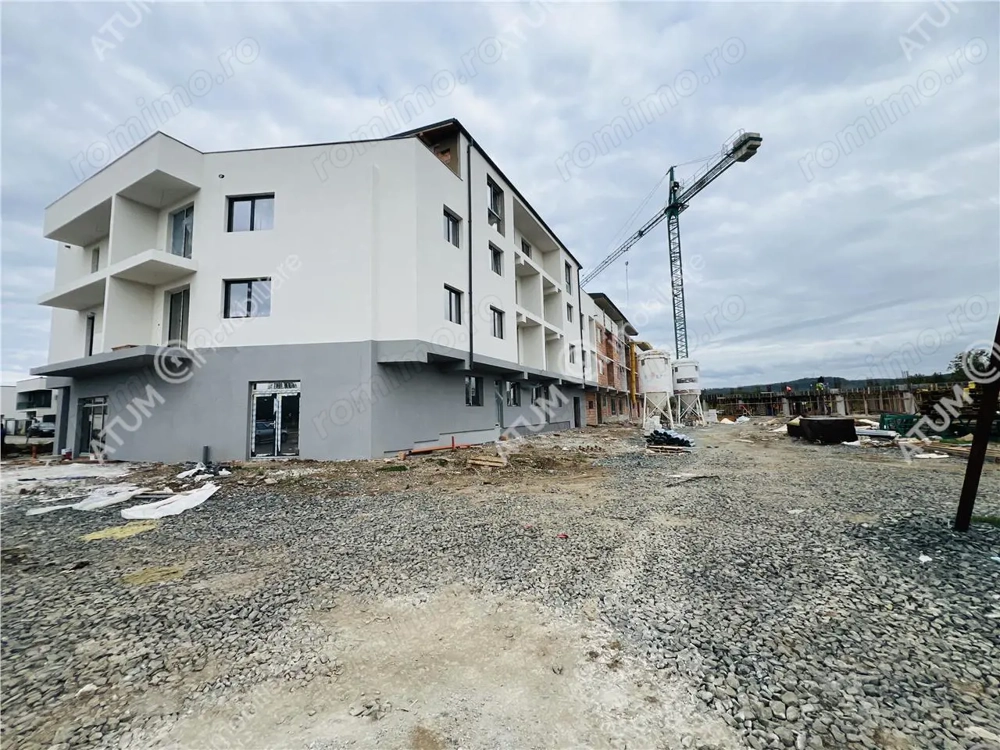 Apartament cu 3 camere si balcon etaj 1 in Selimbar zona Triajului