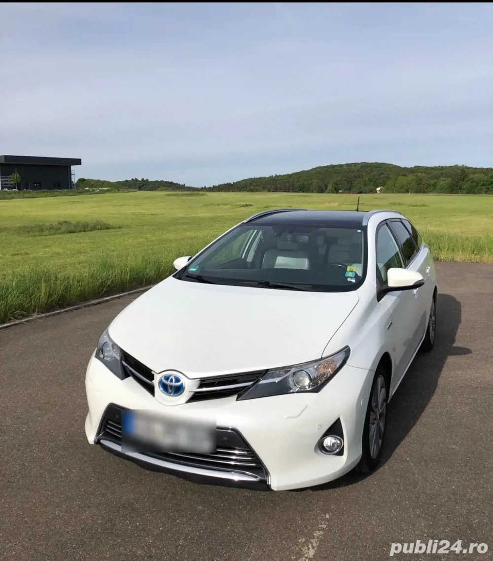 Toyota Auris Hybrid 2013 Sport Touring