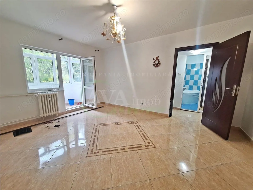 Apartament 2 camere semidecomandat, | Etaj 2, zona  Ura