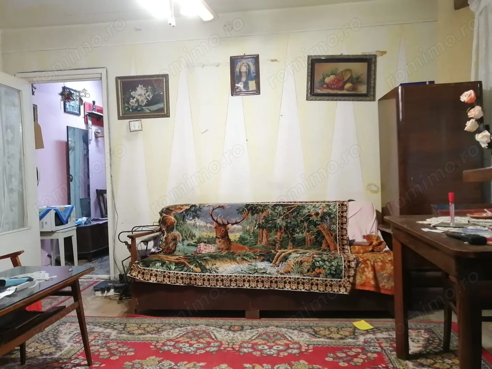 De vanzare apartament cu 2 camere, la 350 metri de Iulius Mall, etaj 1, nedecomandat