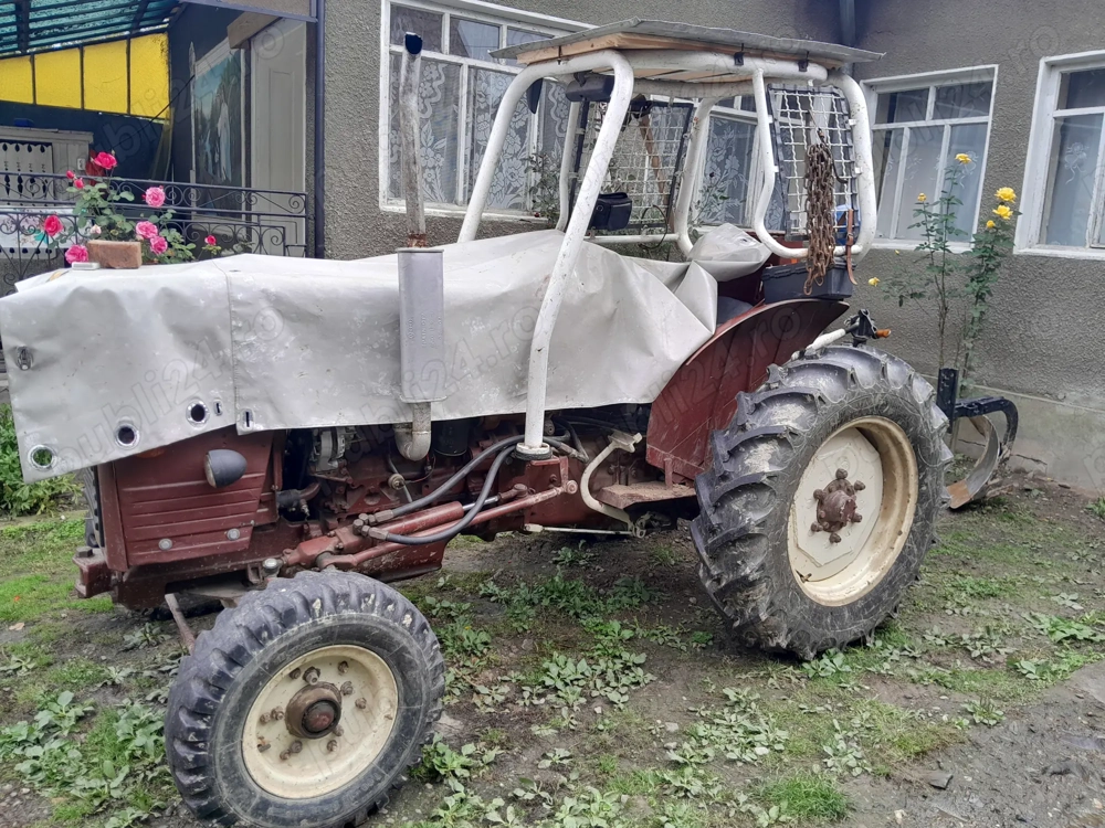 Vând tractor ,pachet intreg