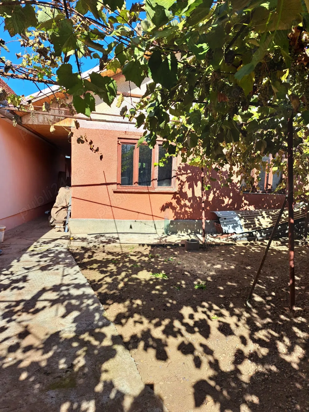 Casă Oncea zona străzii Ion Bogdan 2 camere construită din BCA în 1991,total teren 433mp,acces auto