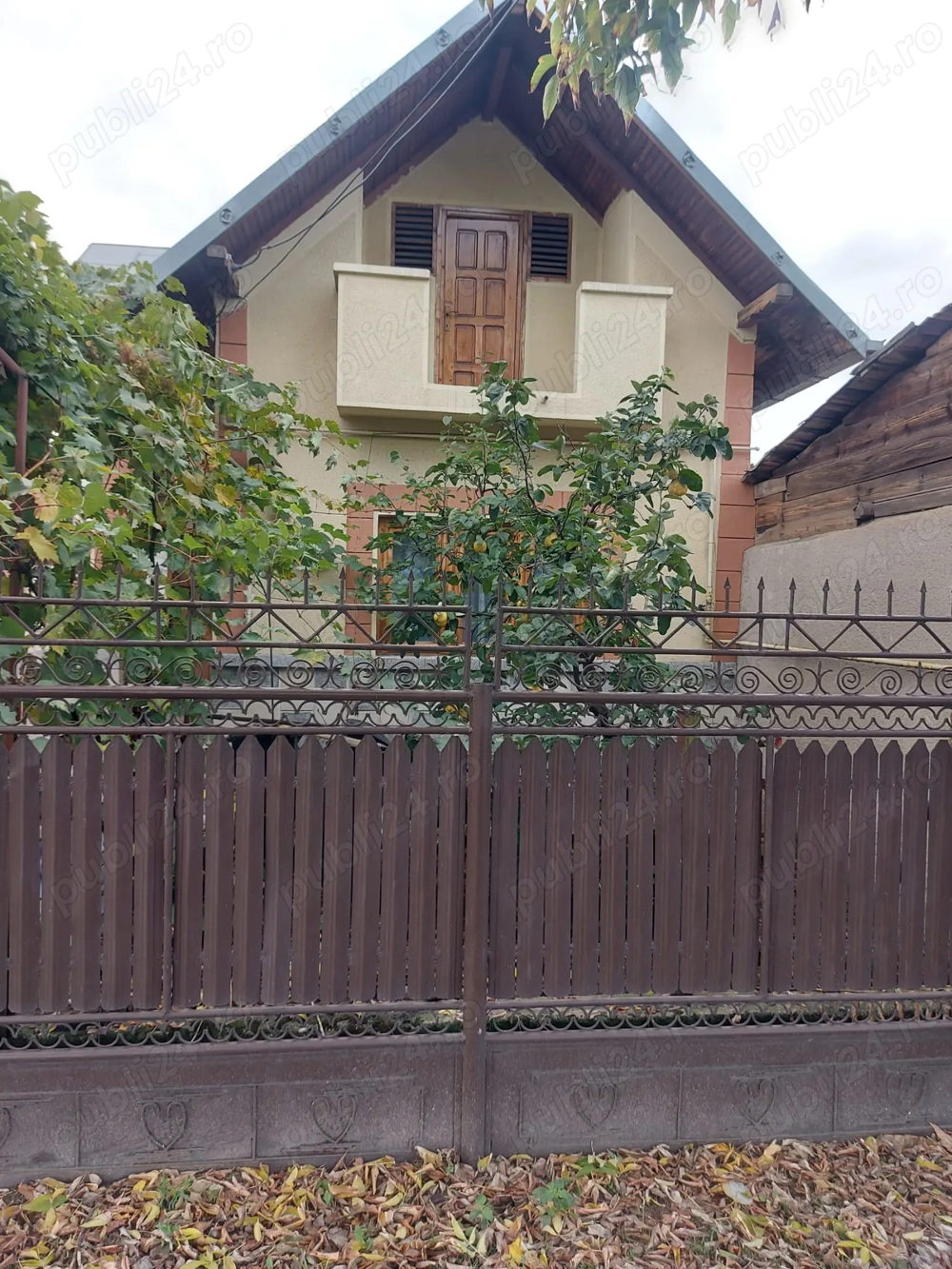 Vanzare casa si teren - Targoviste, zona Calea Bucuresti