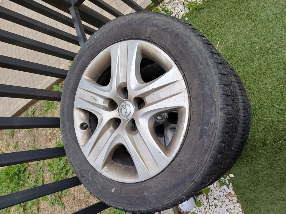 Vând 4 jante cu anvelope M+S