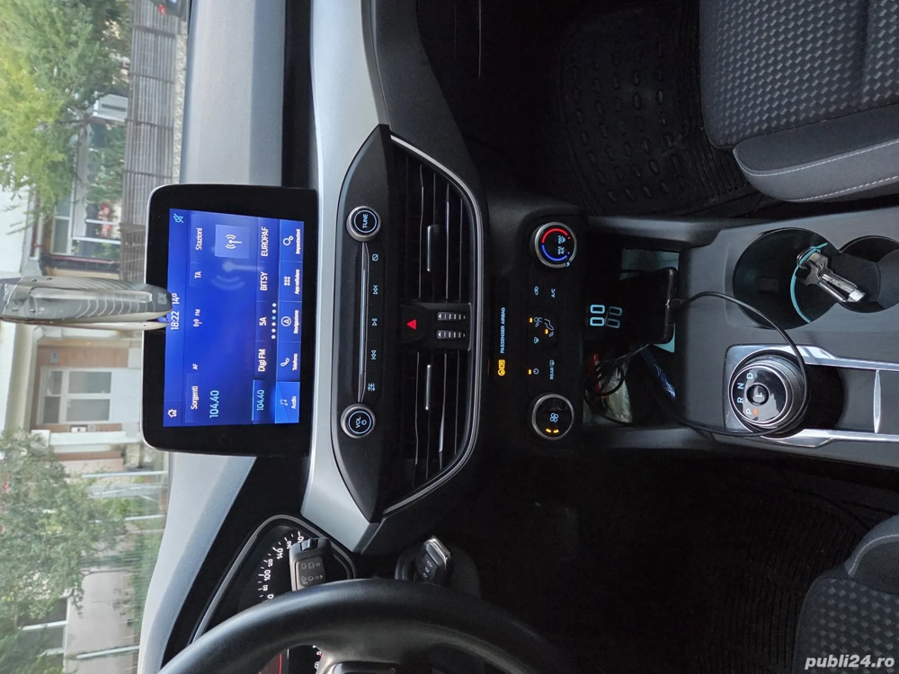 Proprietar vând Ford focus 2022,benzină 1,0, automat, 125cp