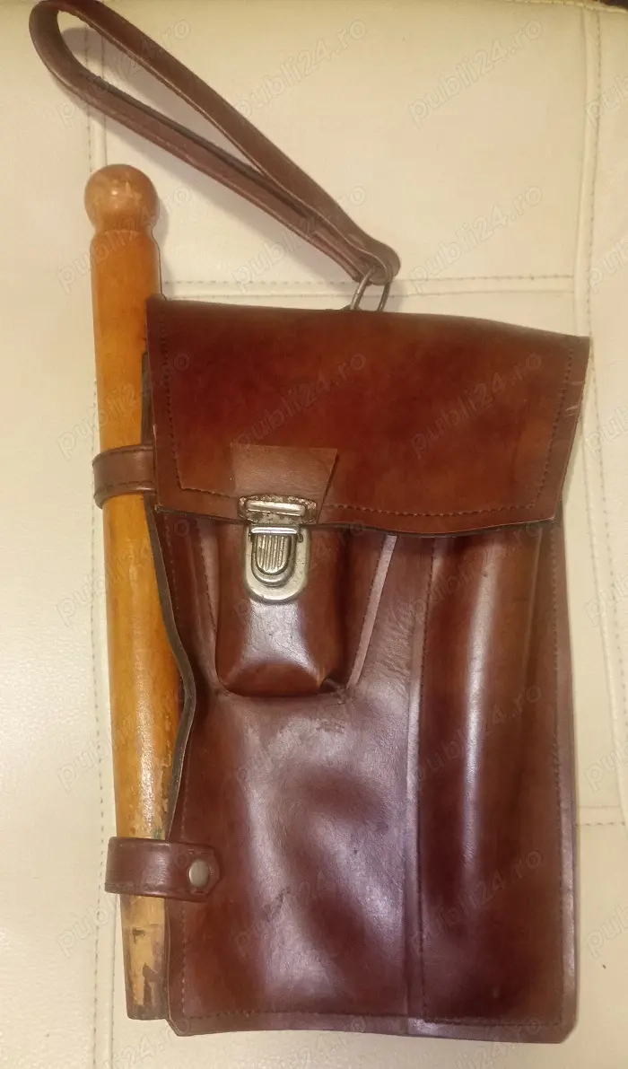 Trusa Vintage Camping , Cazma , Topor , Fierastrau ,de colectie.