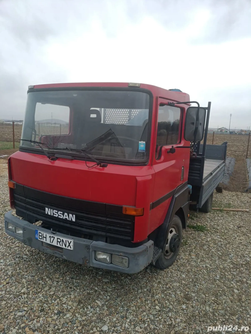 Vand Nissan L35 cu macara
