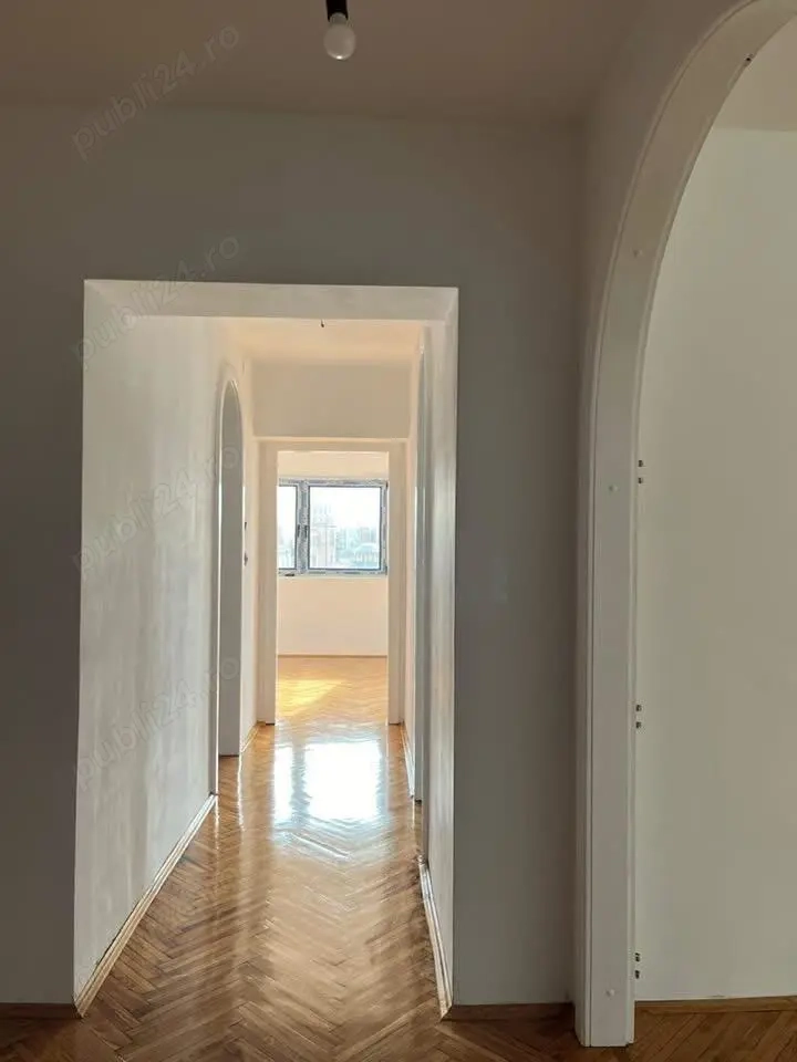 Apartament 3 camere, 2 băi, Tip U, Etaj 8, Rogerius , Oradea.