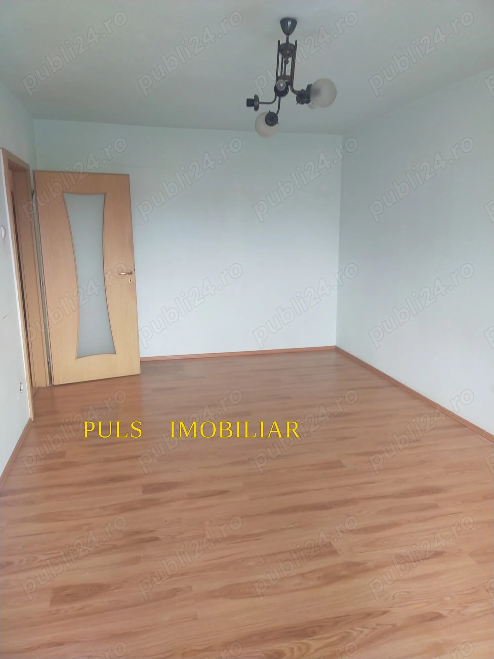 Tomis 3 - Bd.Tomis :Apartament două camere , confort maxim ,NEMOBILAT, semiutilat , centrală gaze 