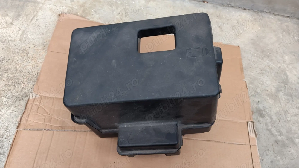 Carcasa suport capac baterie FORD FOCUS 1998-2004 benzina