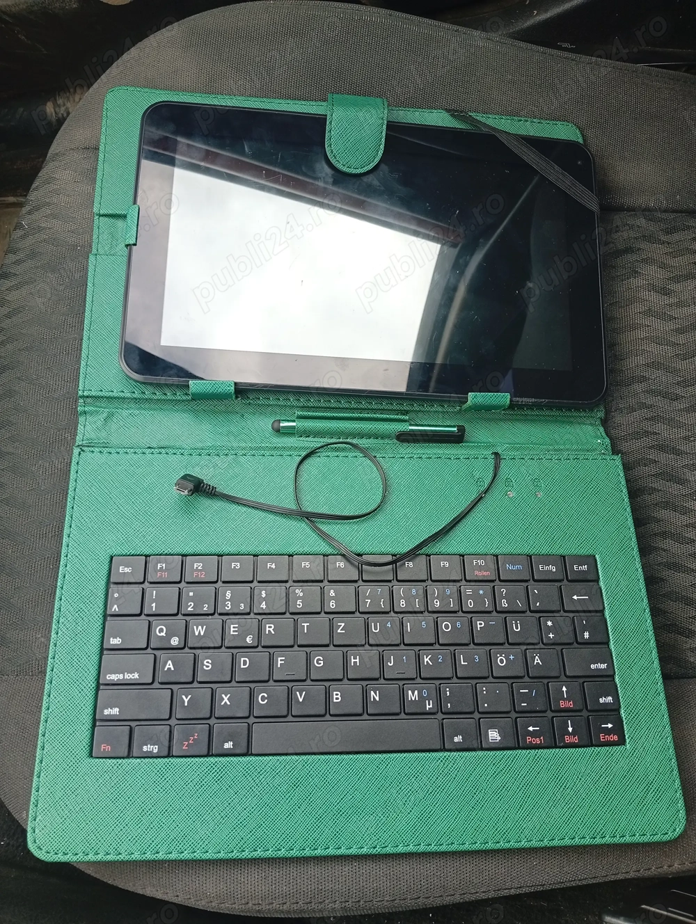 Vând tableta DENVER 