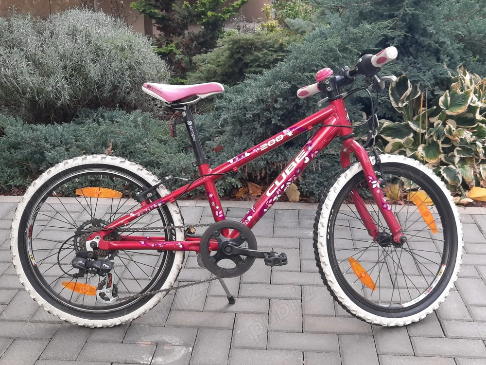 Bicicleta CUBE 200   20"   fete