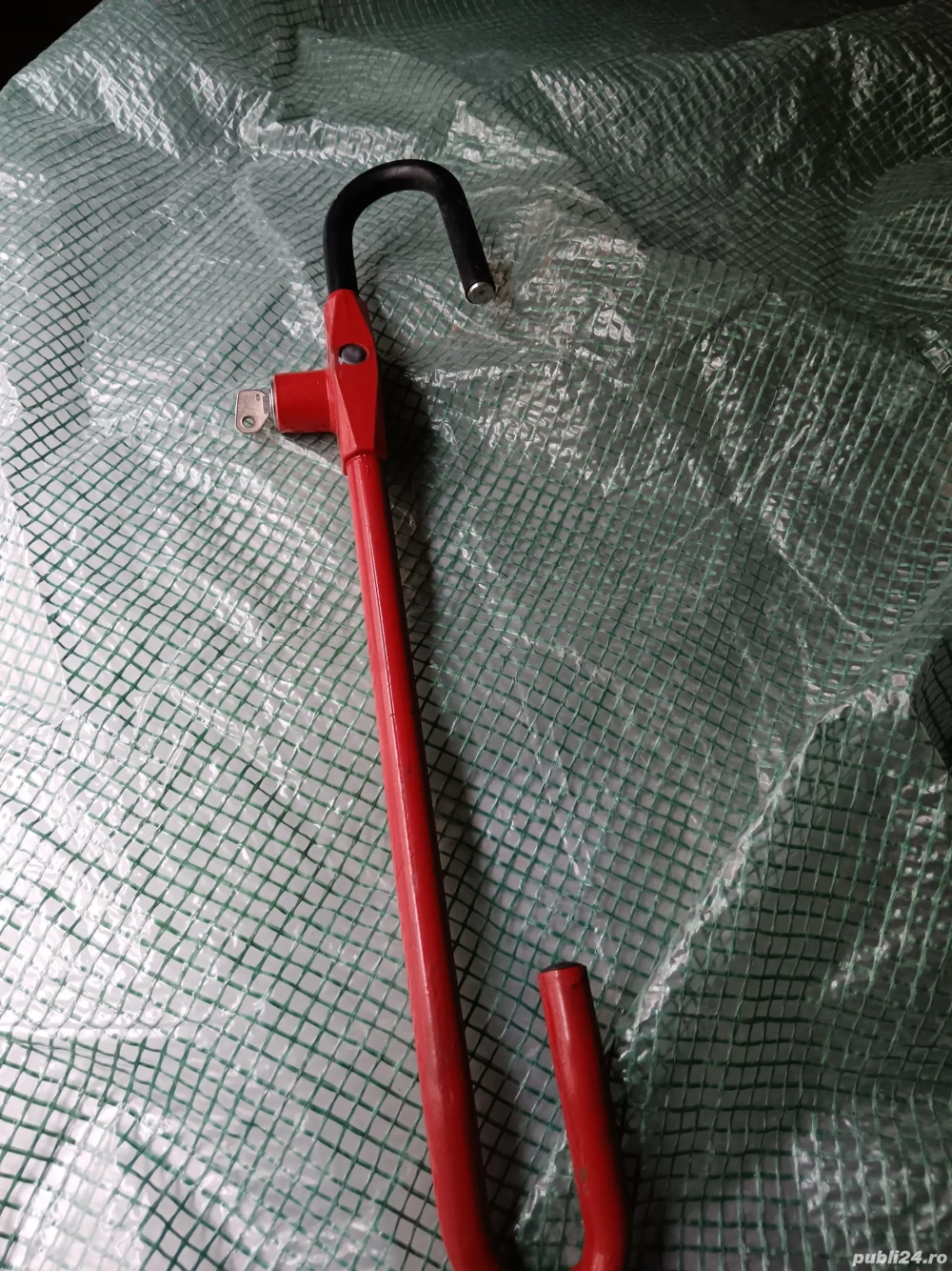 Antifurt blocator volan - pedala auto universal 70 ron