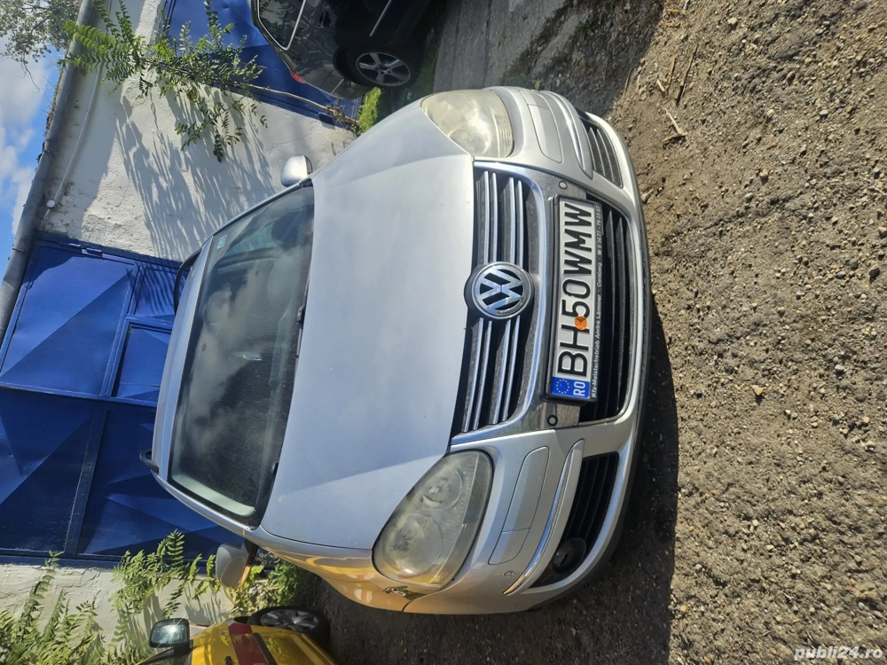 Vând Golf 5 (cutia defectă)