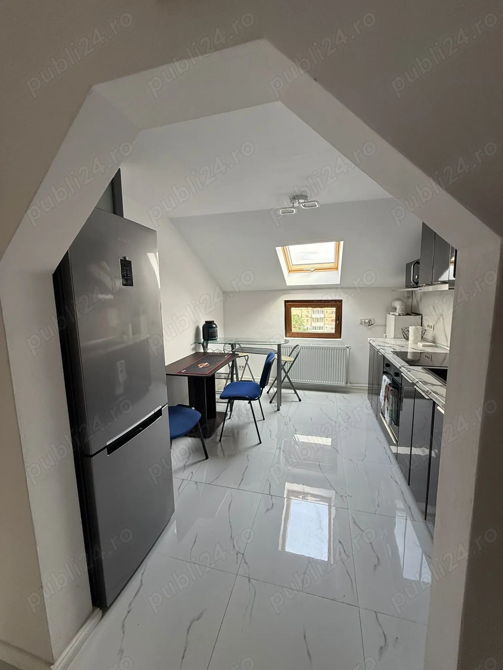 Apartament 3 camere decomandat liber