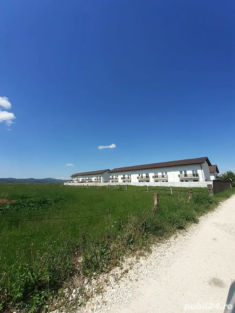 vând teren intravilan 