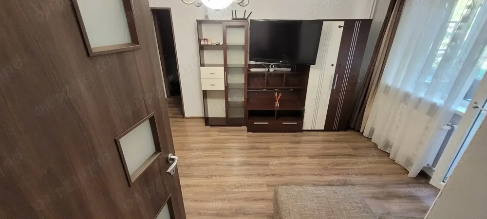 Inchiriez apartament 4 camere Crangasi centrala proprie, aer conditionat, loc de parcare .